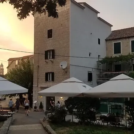 Diocletian's Beach House Bacvice